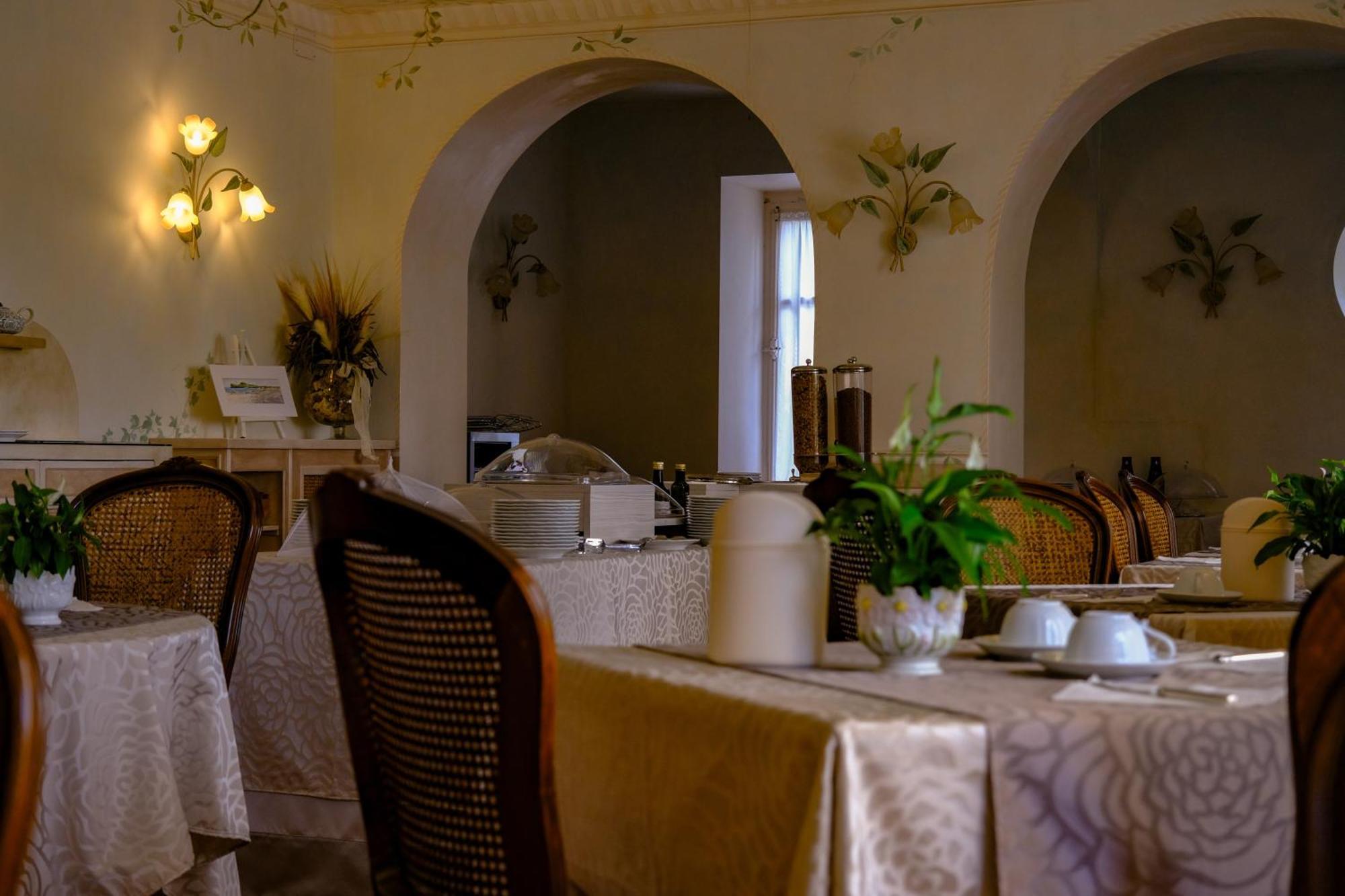Hotel Bellevue Гардоне Ривьера Экстерьер фото