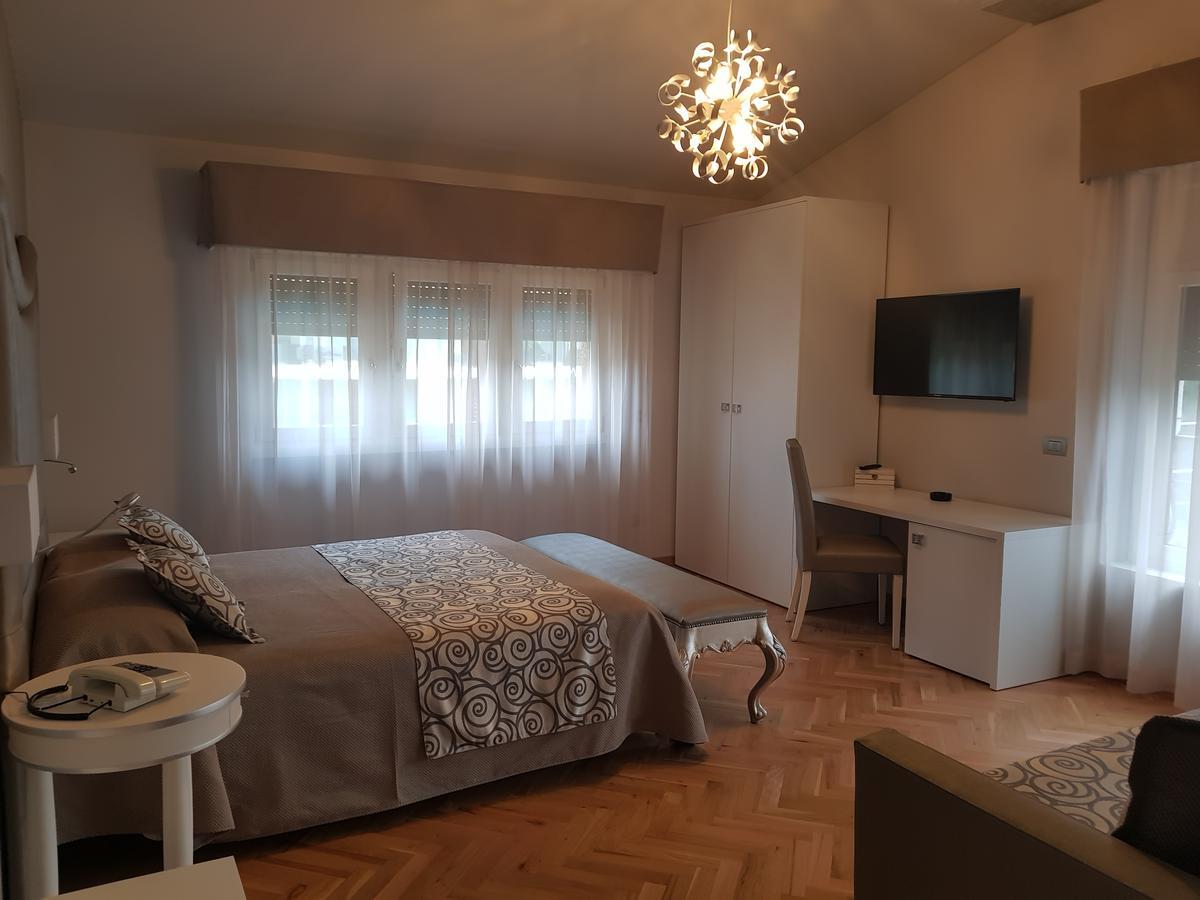 Hotel Bellevue Гардоне Ривьера Экстерьер фото
